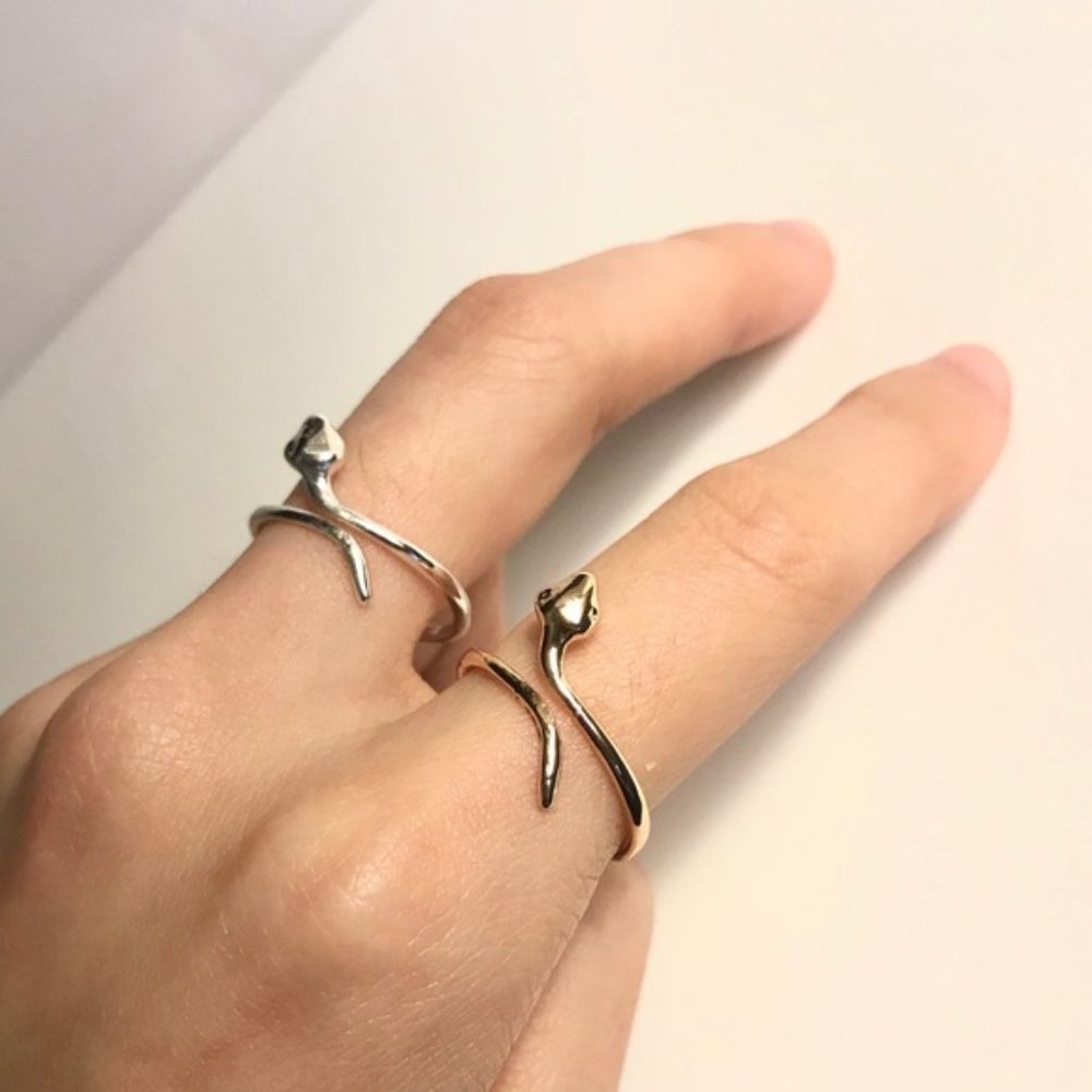 “Slytherin” Climbing Snake Cute Harry Potter Ring - Picture 5 of 7